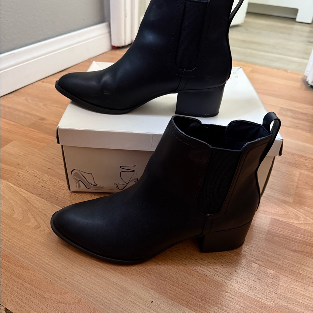Elegant Black Ankle Boots